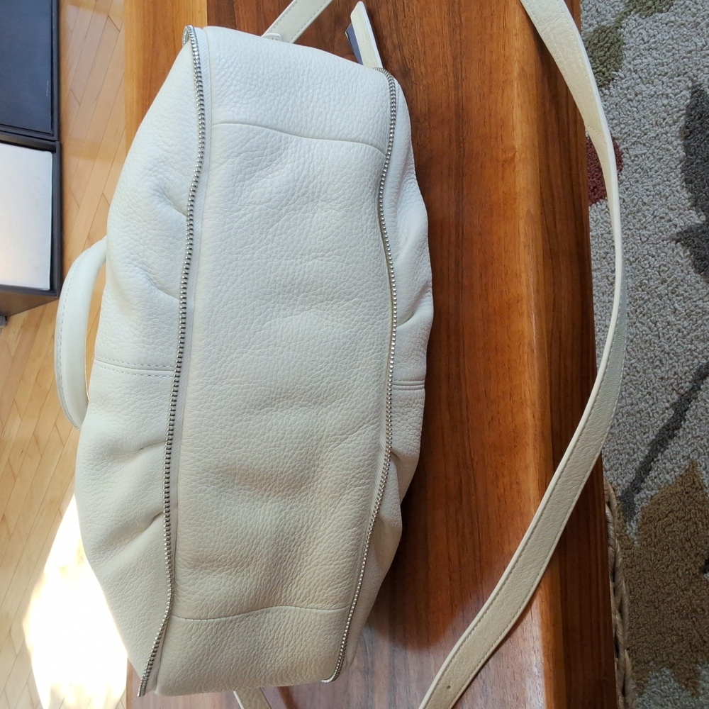 VINCE CAMUTO - Elegant White Leather Tote Bag1 - Picture 3 of 7